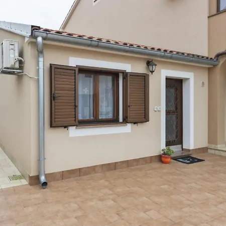 Apartman Tina & Denis *