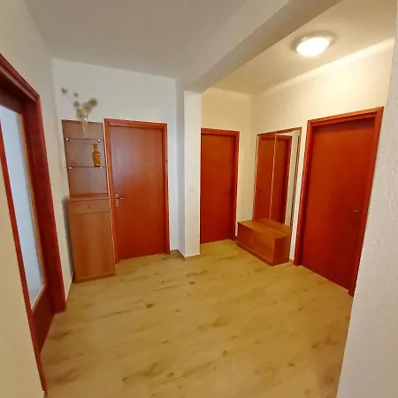 Tina & Denis Apartman *