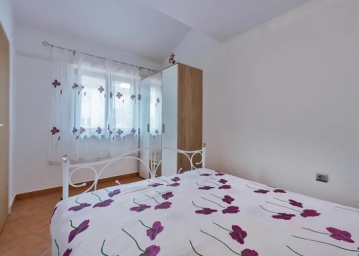 Tina & Denis Apartment *