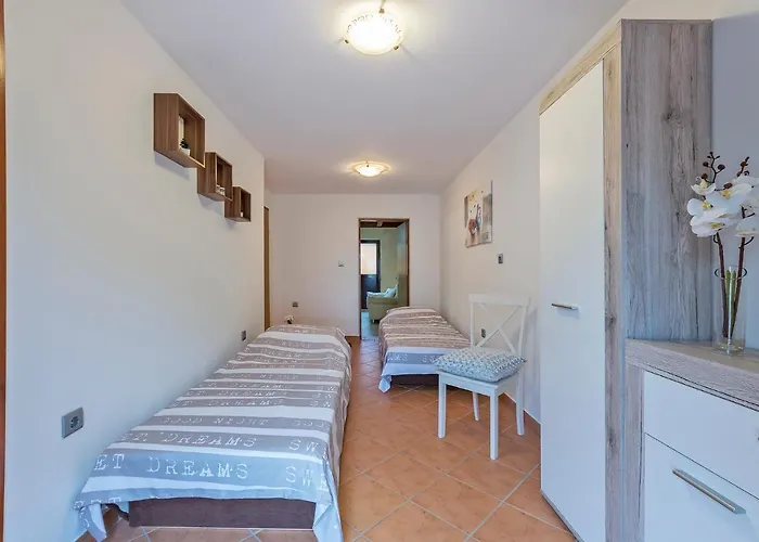 Tina & Denis Apartment *